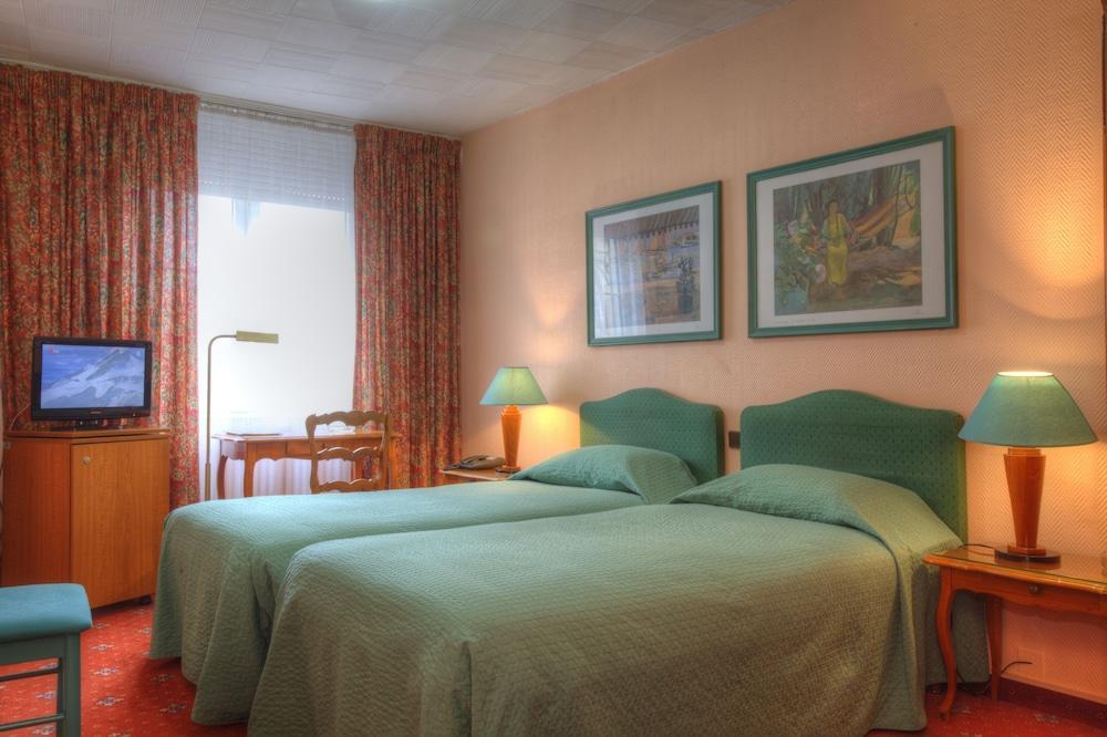 Hotel De La Paix Лил Екстериор снимка