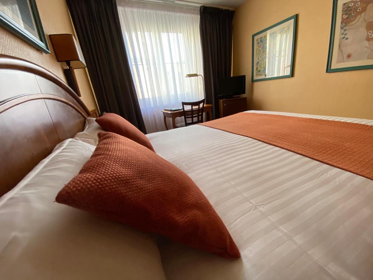 Hotel De La Paix Лил Екстериор снимка