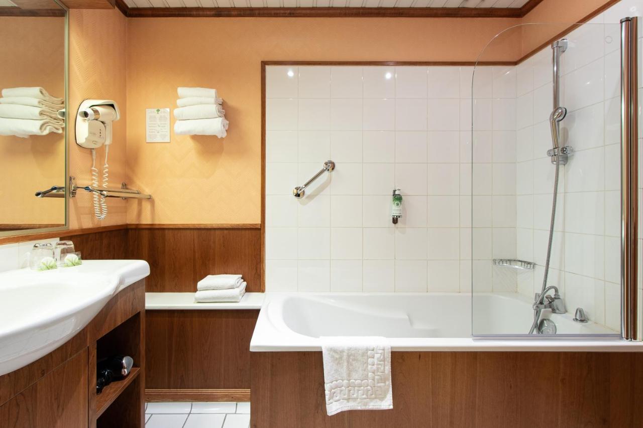 Hotel De La Paix Лил Екстериор снимка