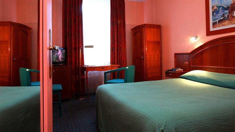 Hotel De La Paix Лил Екстериор снимка